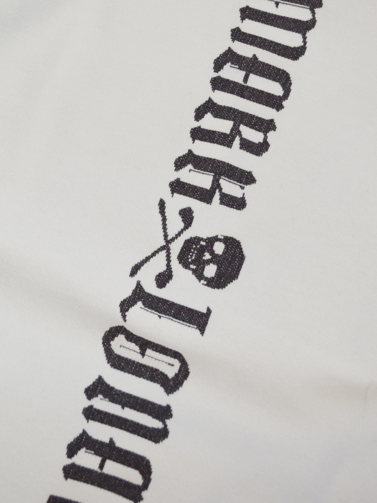 Fraktur Shimmer Crewneck Knit | MEN / WHITE
