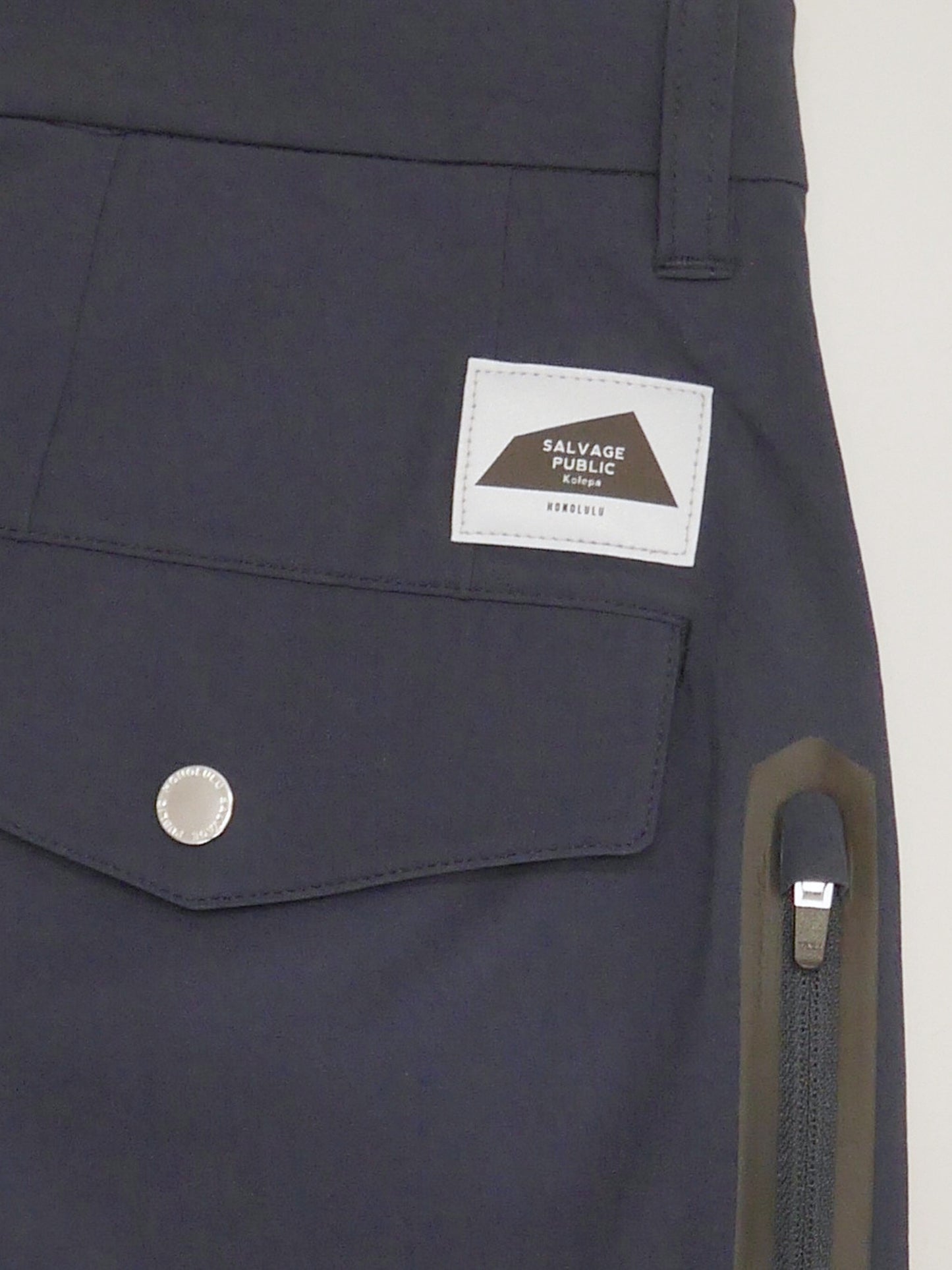 ［サルベージパブリックコレパ］マカニ  4WAYストレッチナイロン テーパードシルエット ワンタックトラウザー / NAVY