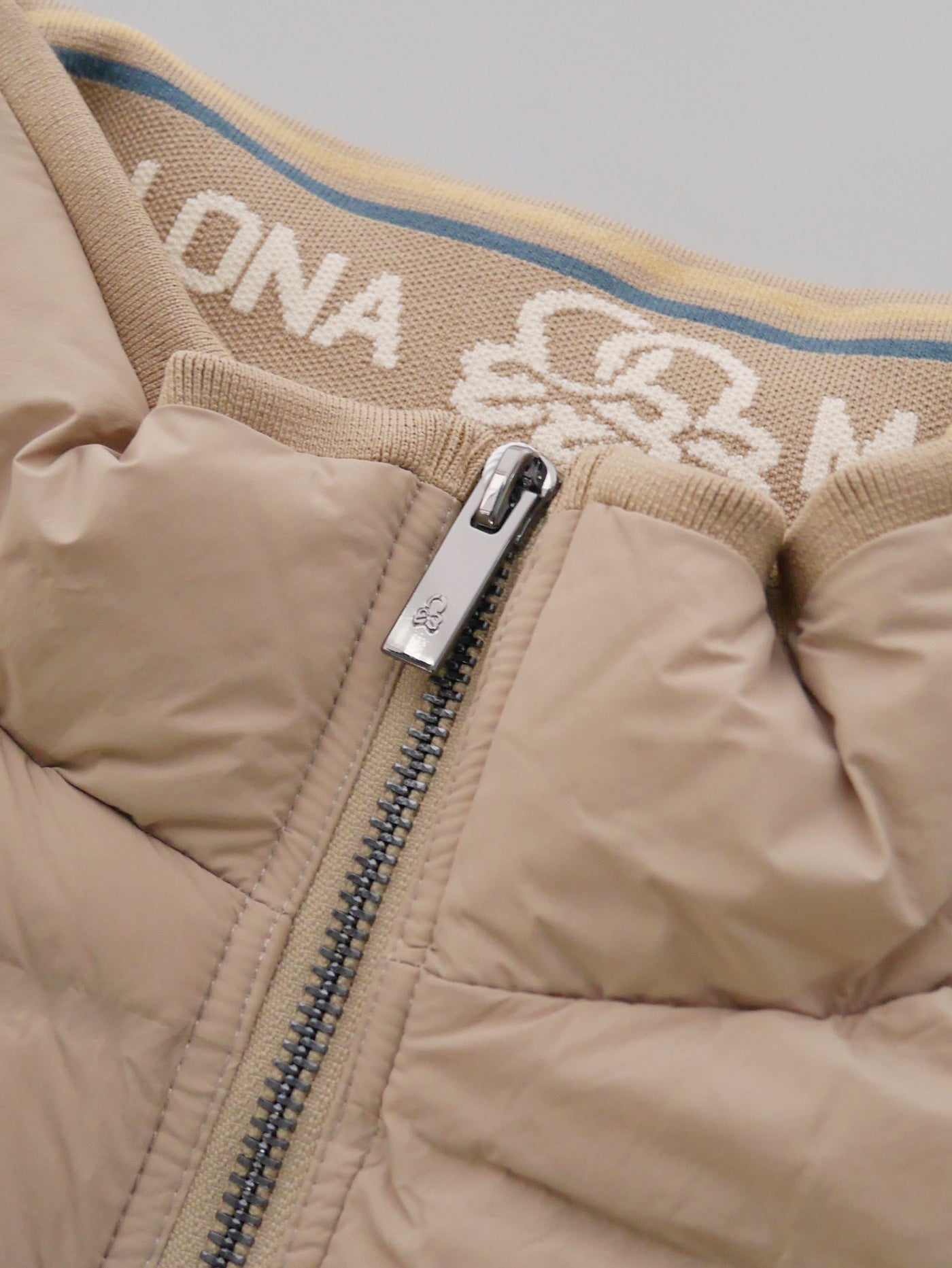 Synk Seamless Down Vest   | MEN / KHAKI