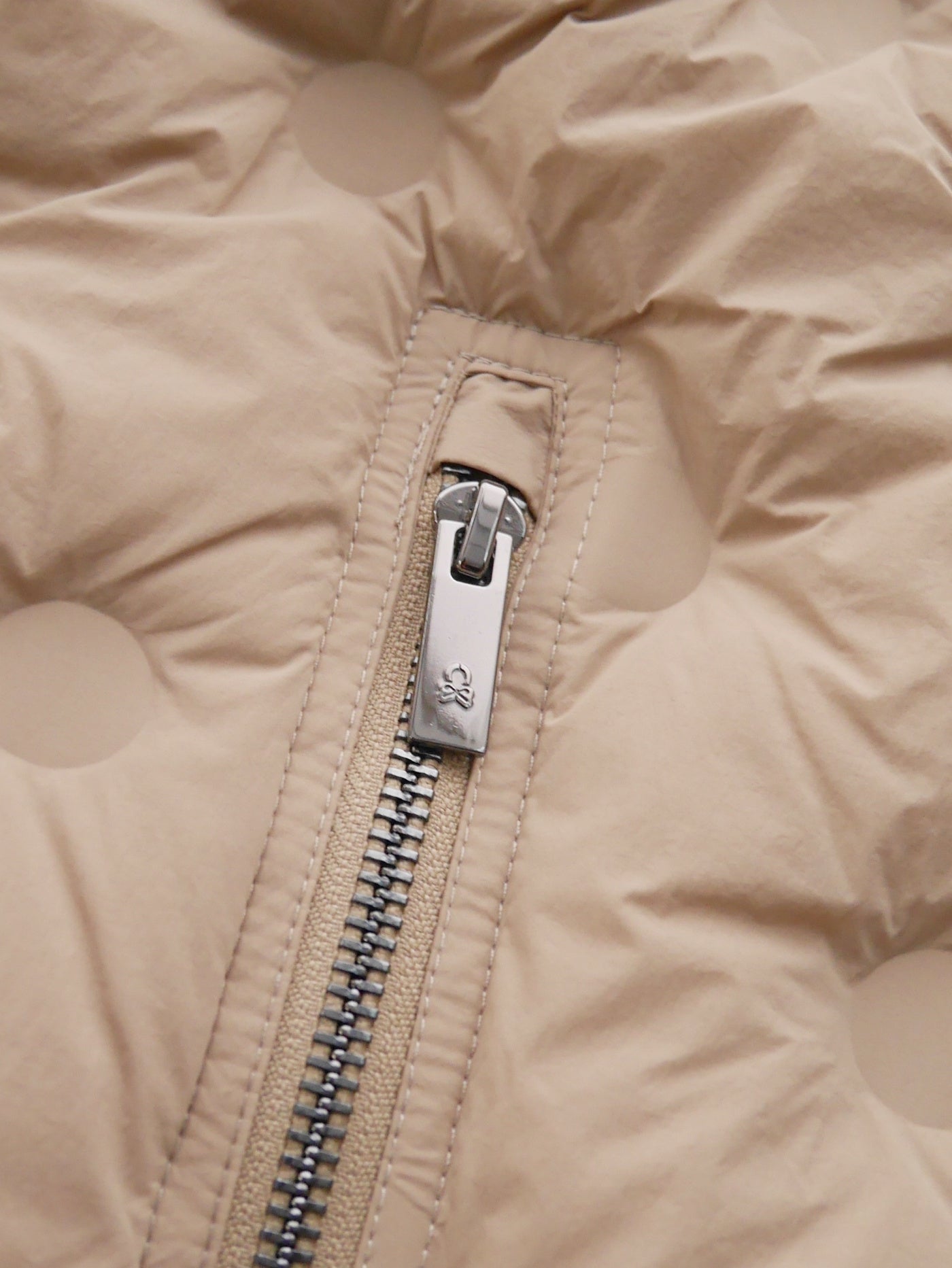 Synk Seamless Down Vest   | MEN / KHAKI
