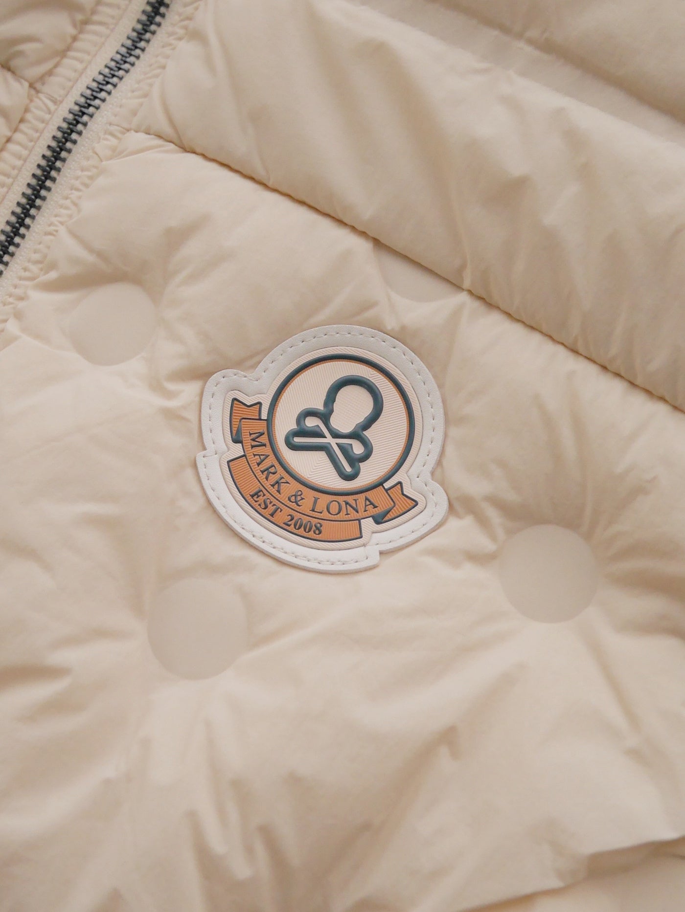 Synk Seamless Down Vest   | MEN / OFF.WHITE
