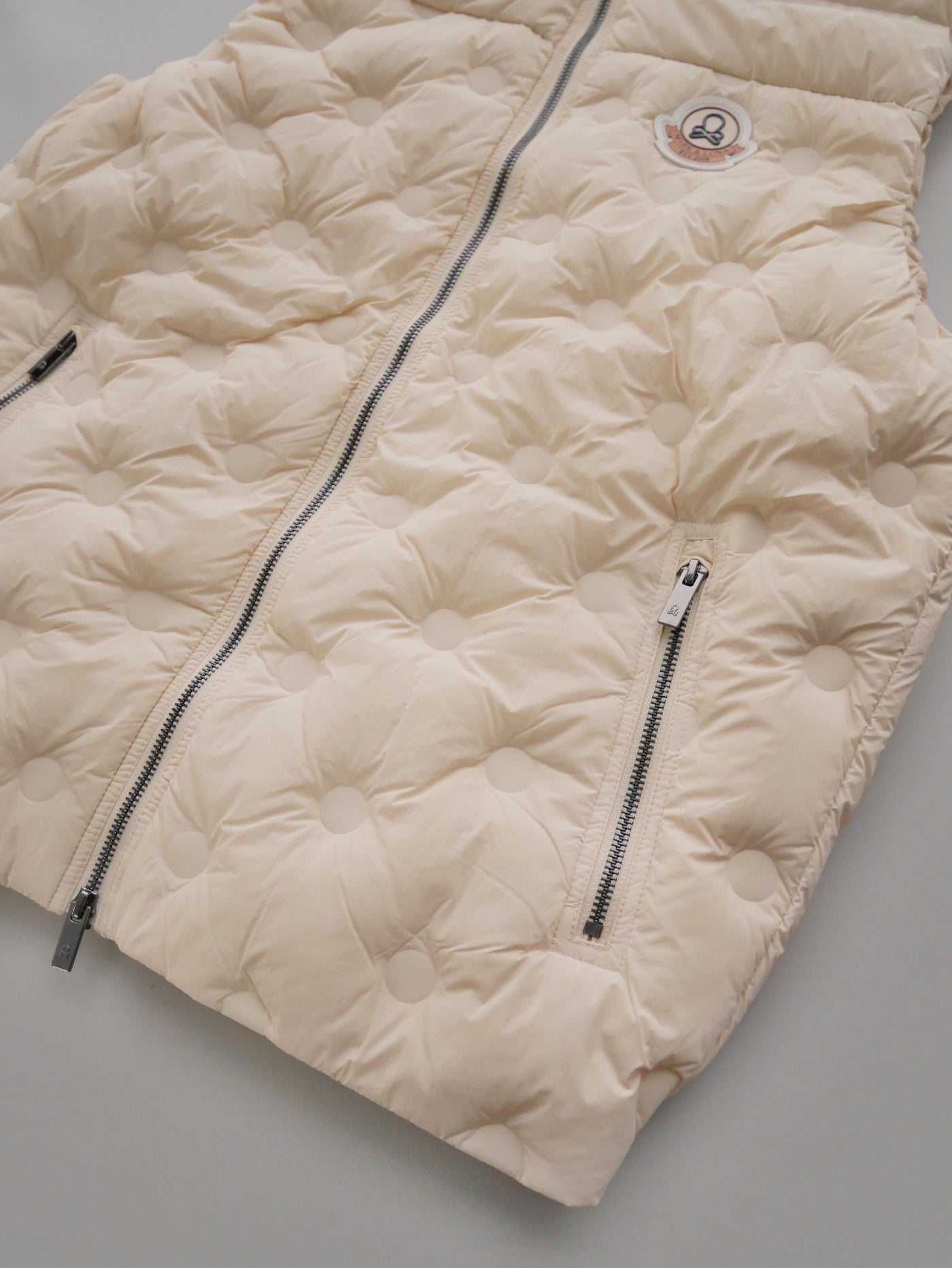 Synk Seamless Down Vest   | MEN / OFF.WHITE
