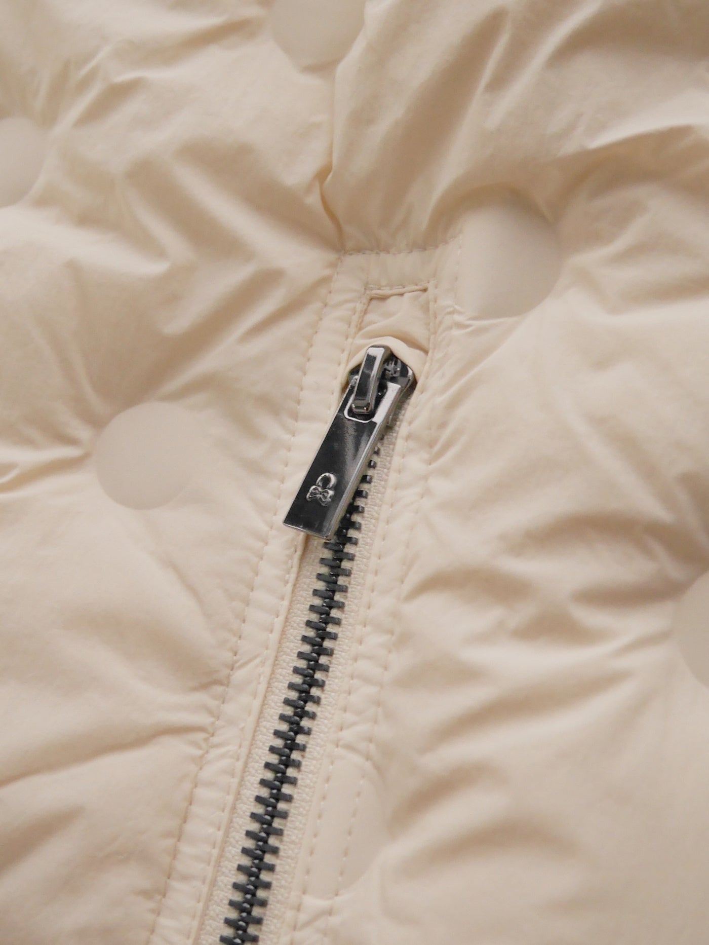 Synk Seamless Down Vest   | MEN / OFF.WHITE