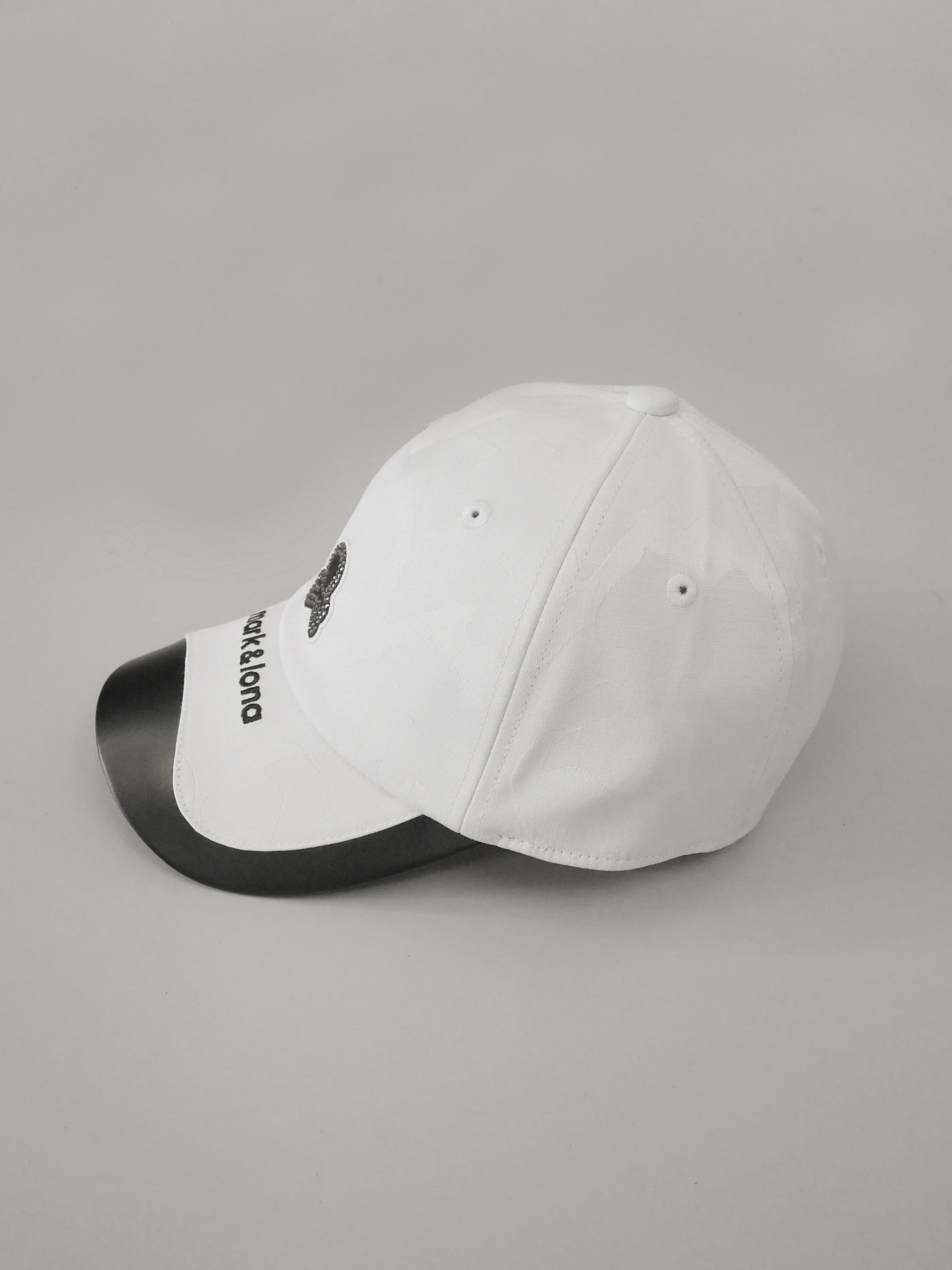 Gauge Crystal Icon Cap | MEN and WOMEN / WHITE