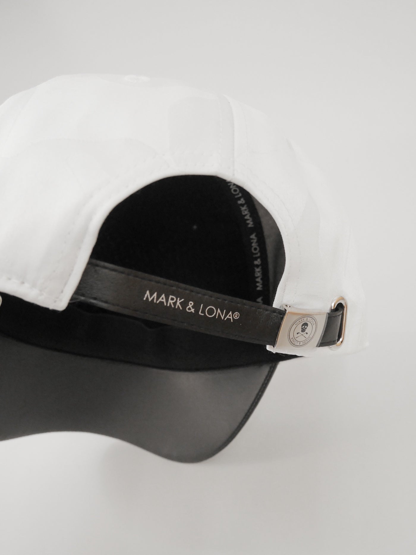 Gauge Crystal Icon Cap | MEN and WOMEN / WHITE