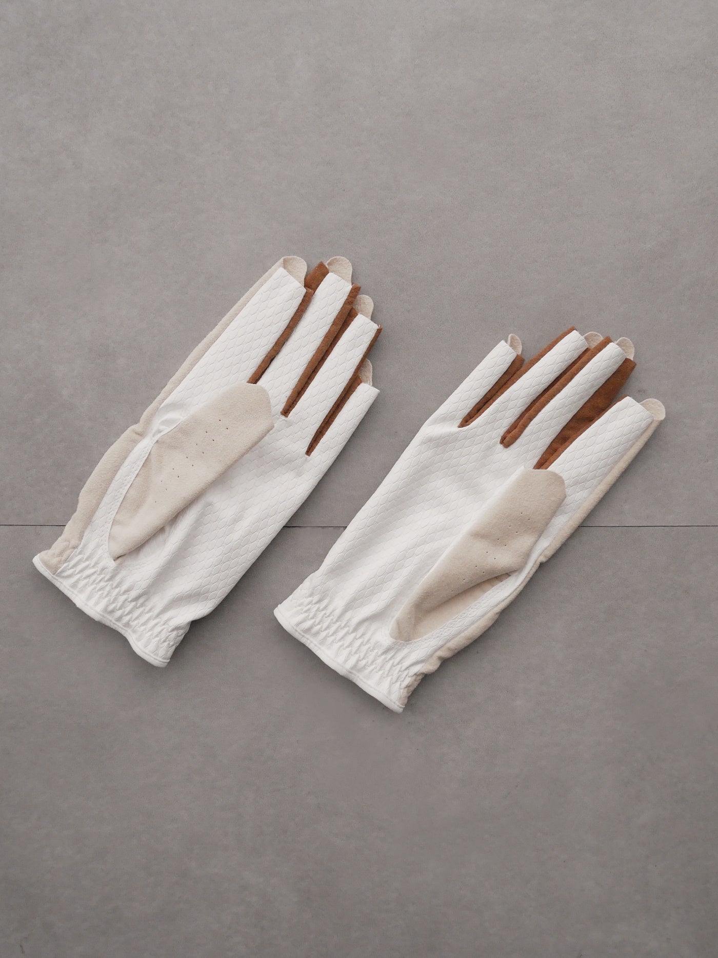 Vibrant Bicolor Suede Gloves[Pair] | WOMEN / IVORY