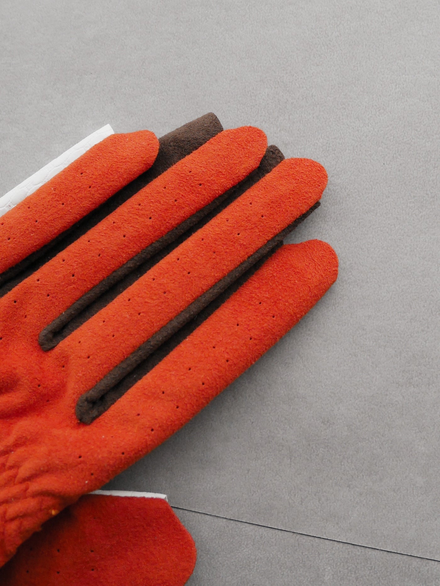 Vibrant Bicolor Suede Gloves[Pair] | WOMEN / ORANGE