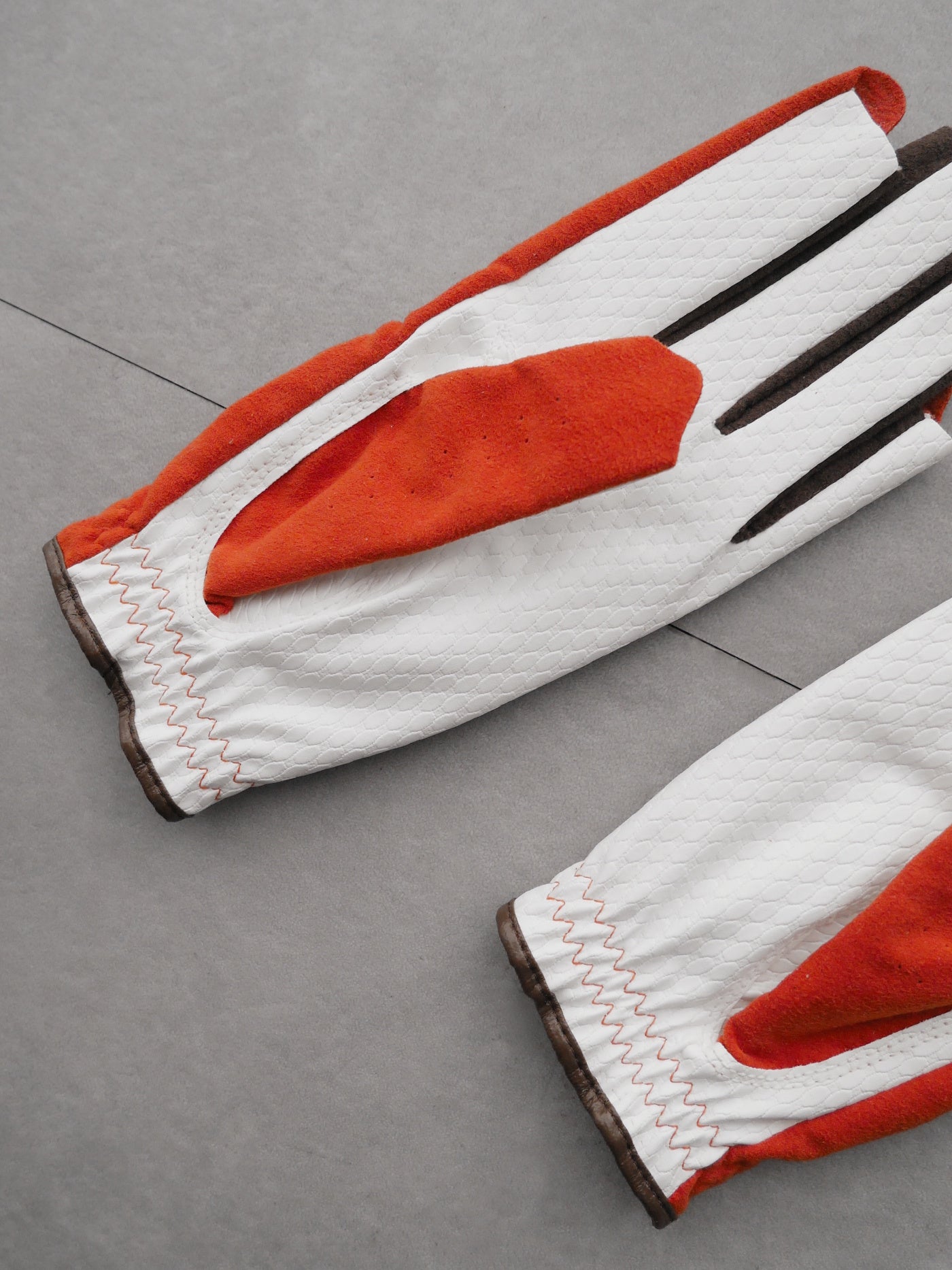 Vibrant Bicolor Suede Gloves[Pair] | WOMEN / ORANGE