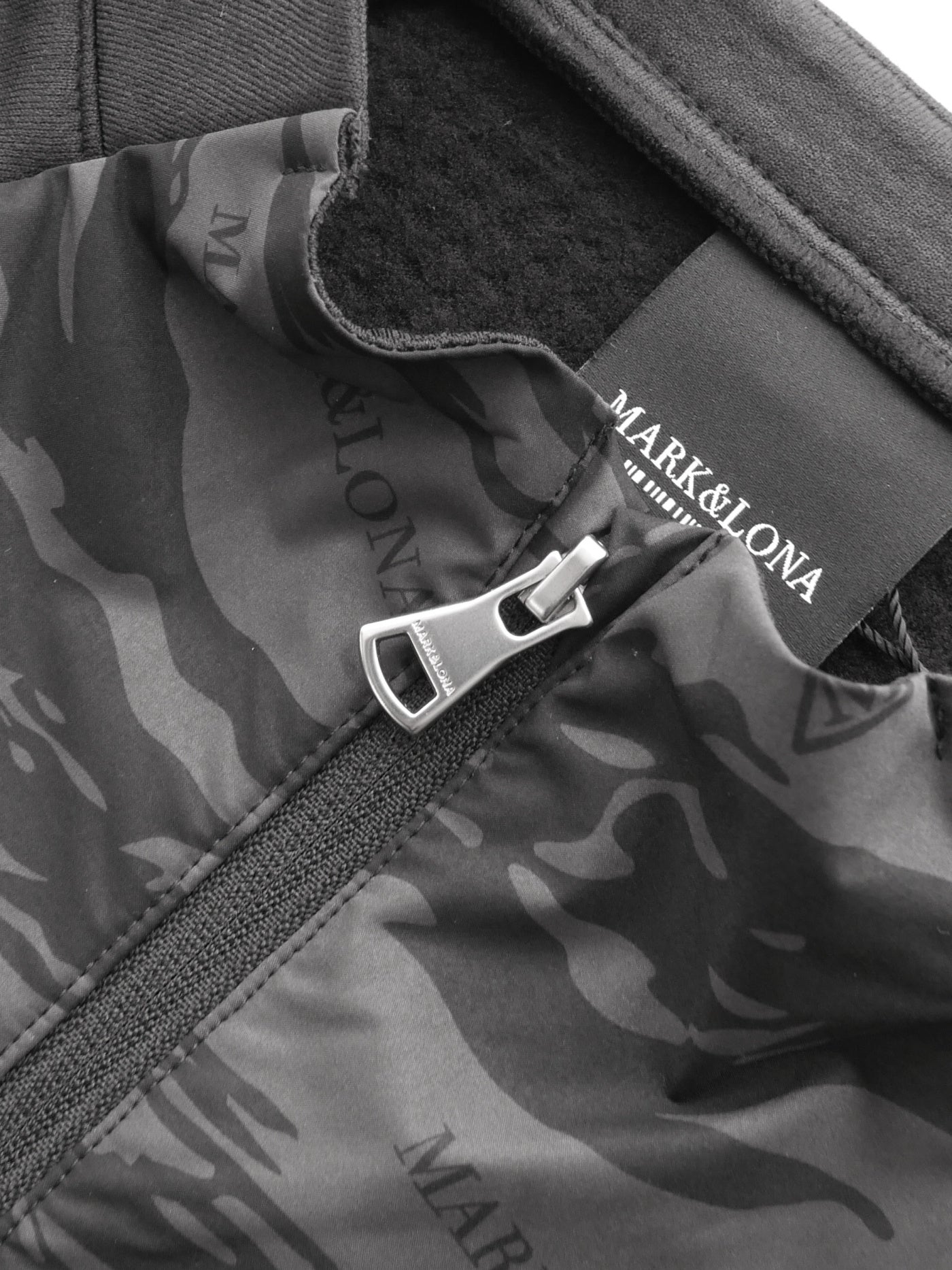 TCZT  | MEN / BLACK
