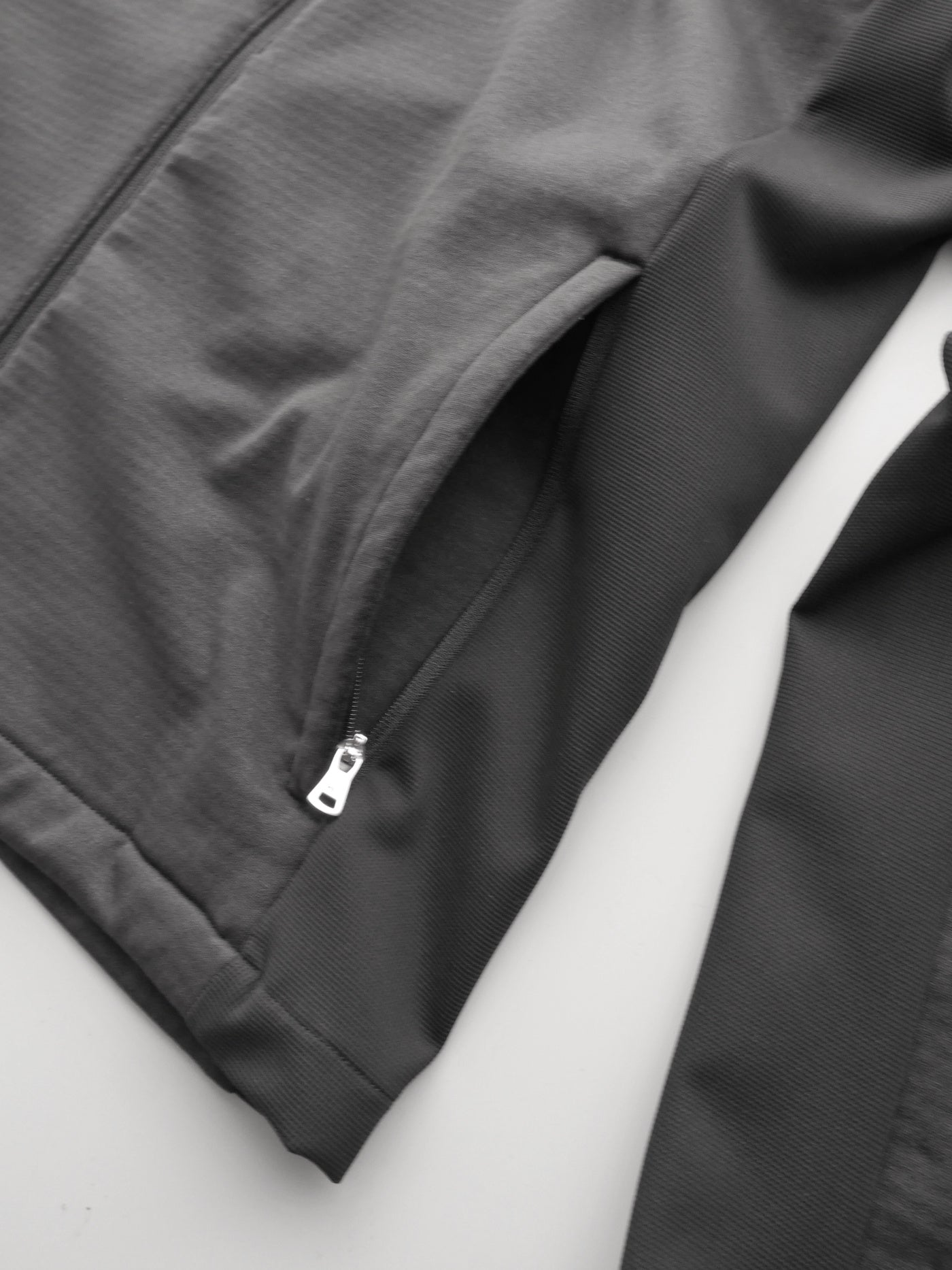 TCZT  | MEN / BLACK