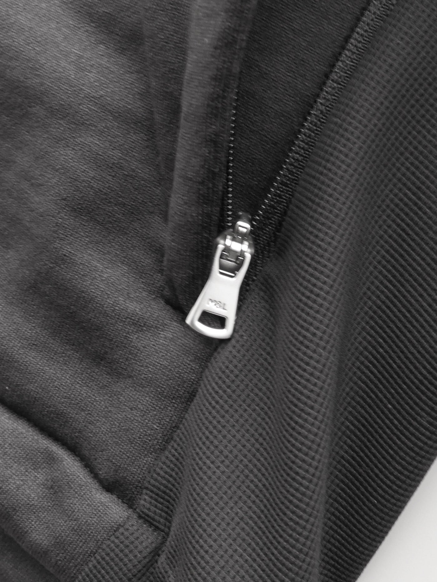 TCZT  | MEN / BLACK