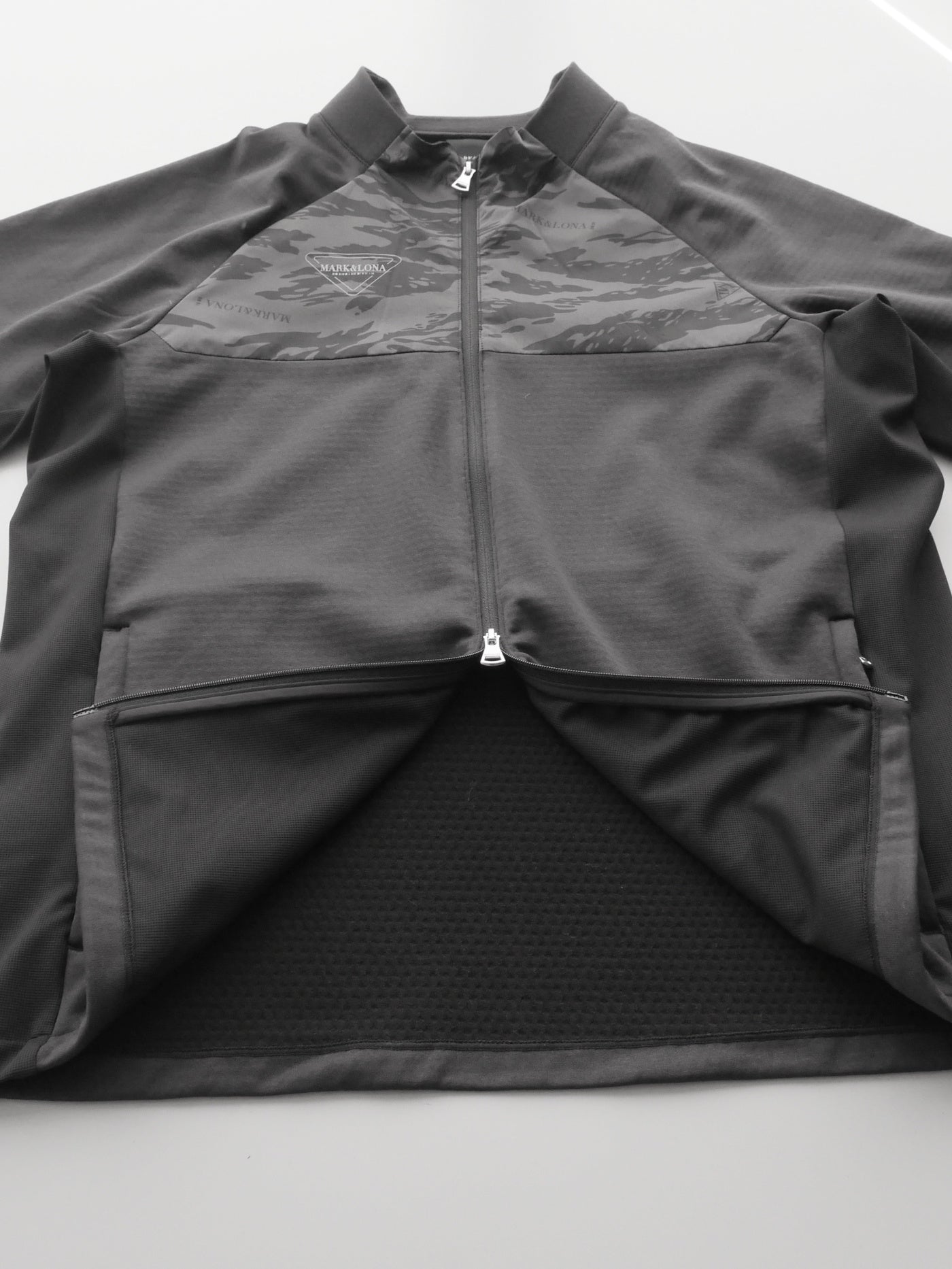 TCZT  | MEN / BLACK