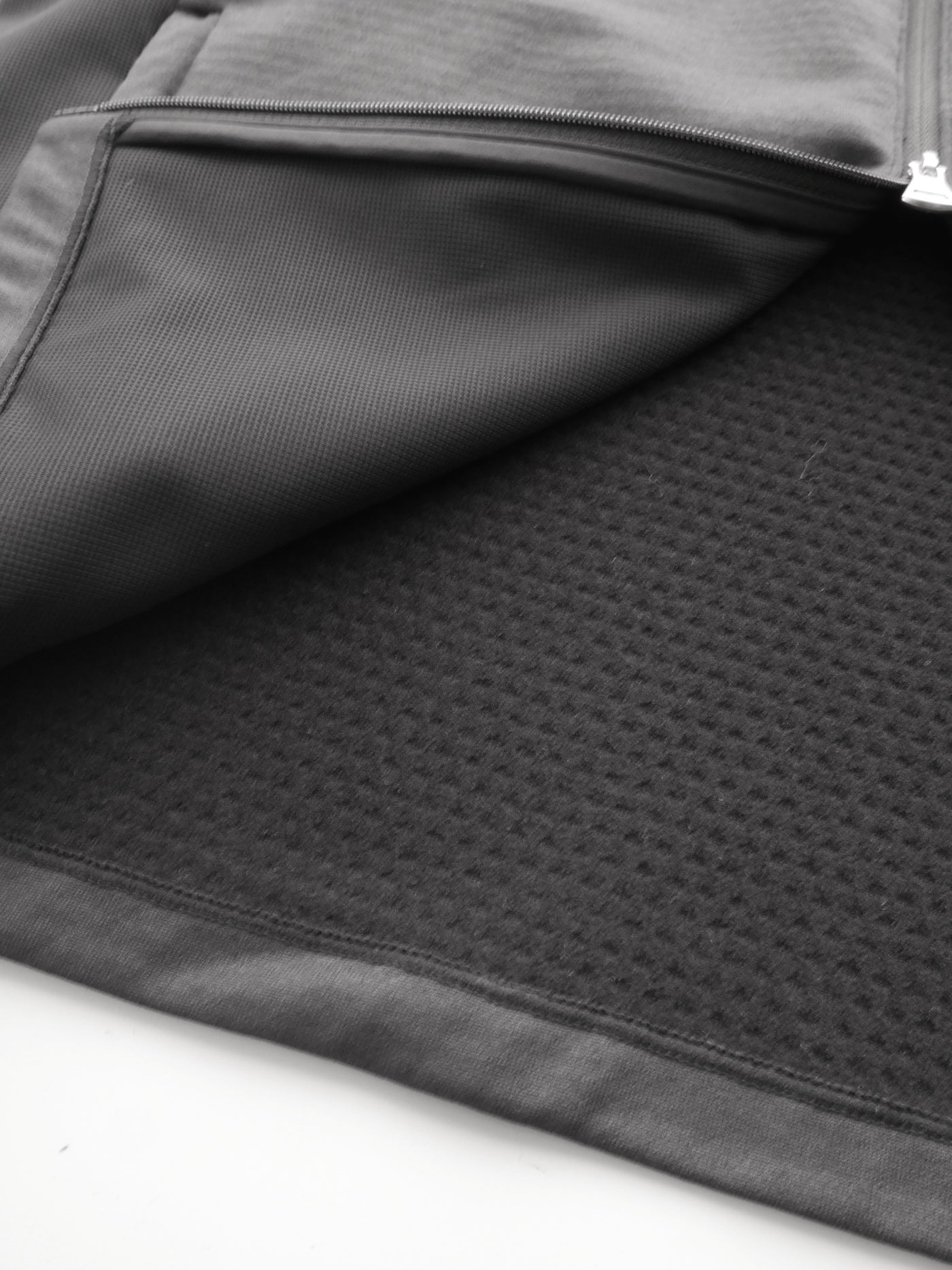 TCZT  | MEN / BLACK