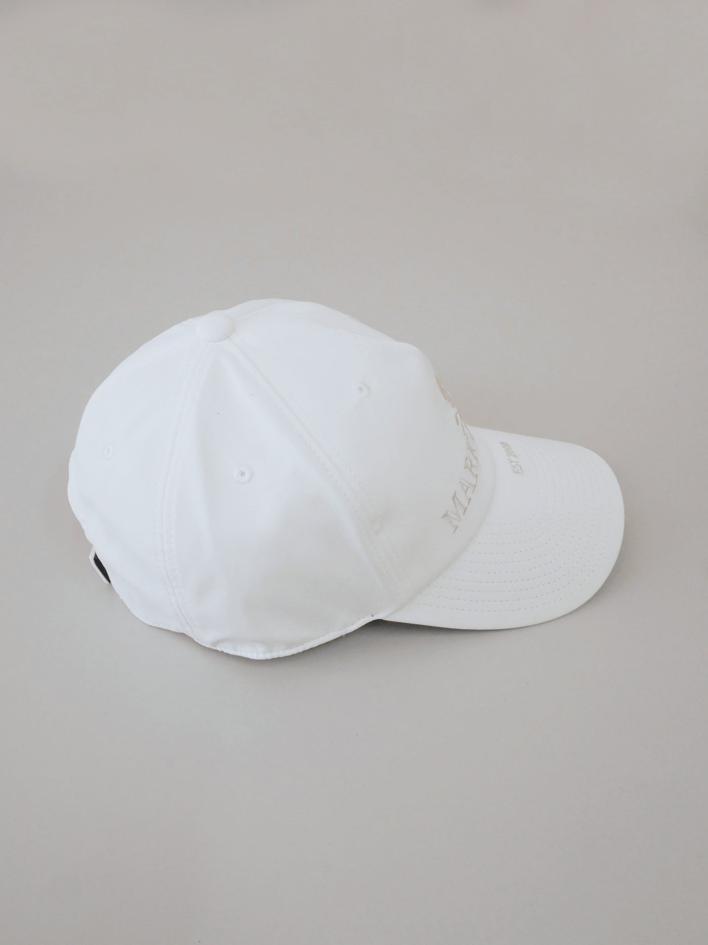Iron Skull Crystal Accent Cap | MEN and WOMEN / WHITE