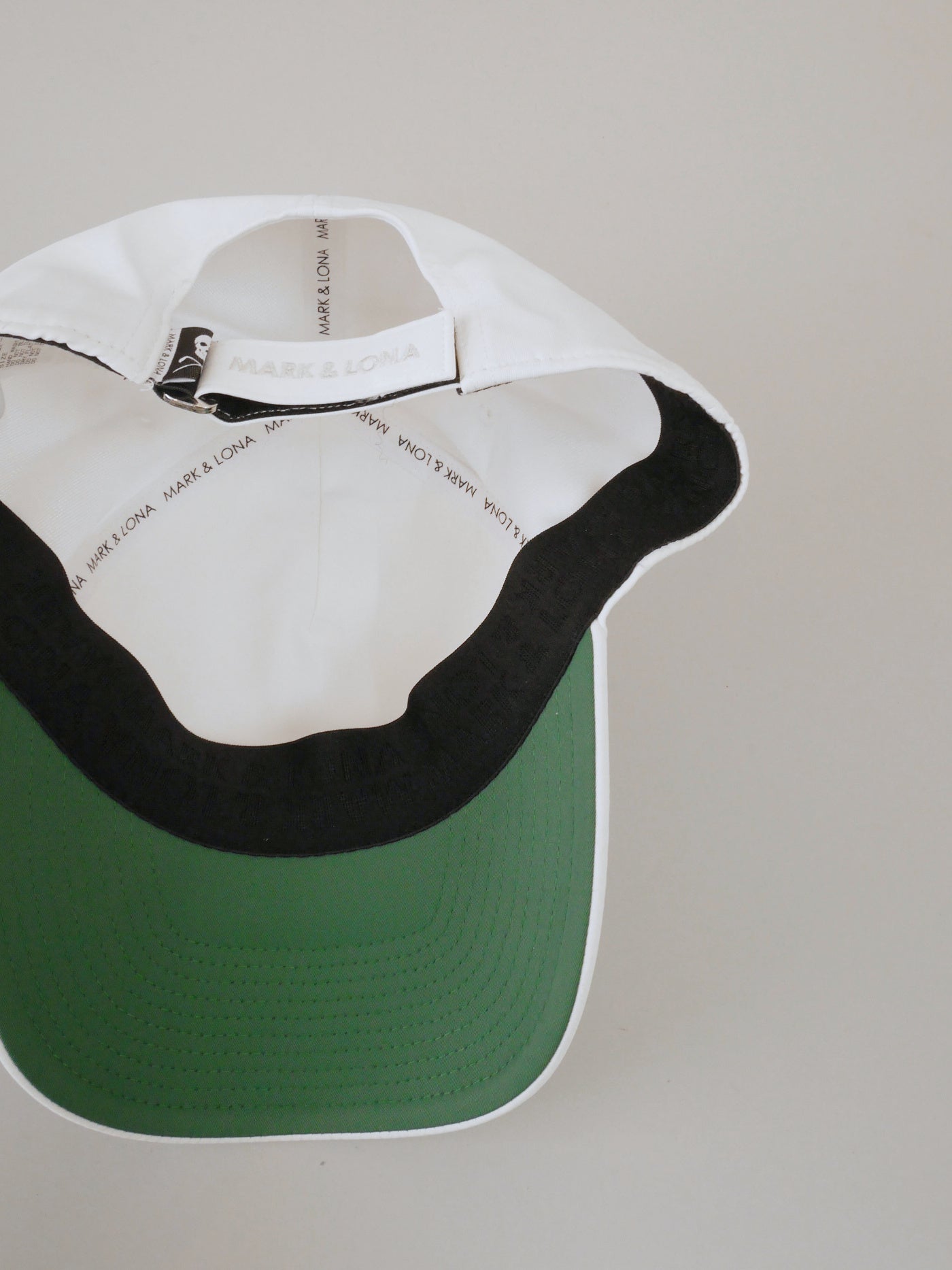 Iron Skull Crystal Accent Cap | MEN and WOMEN / WHITE
