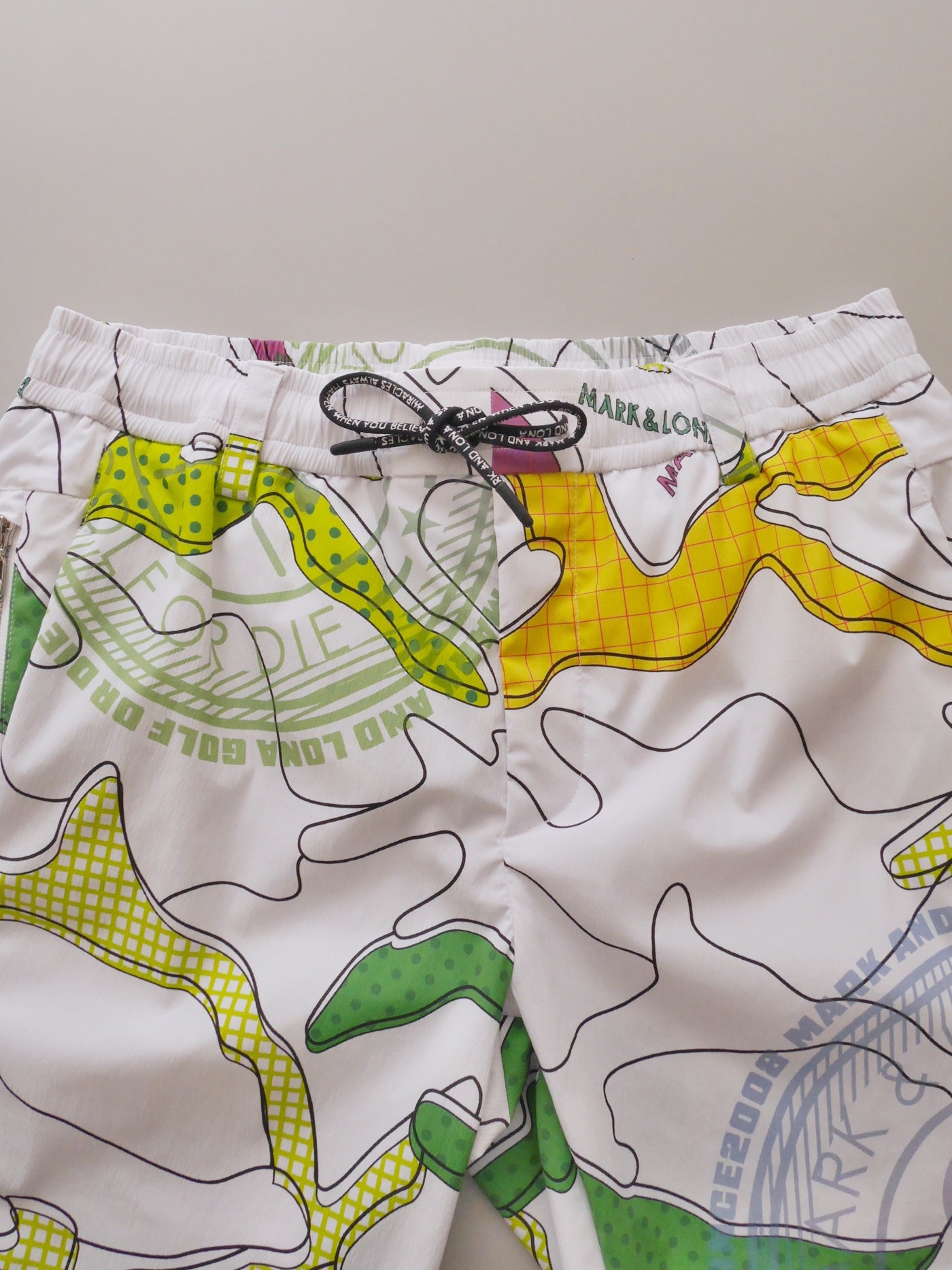 Axon Camo Performance Shorts | MEN / WHITE